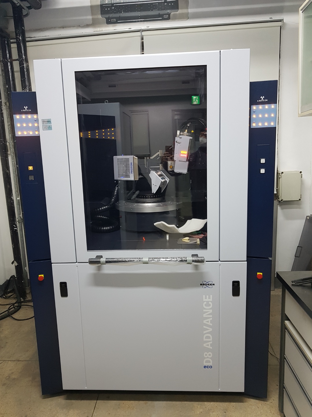 Single Crystal X-Ray Differactometer